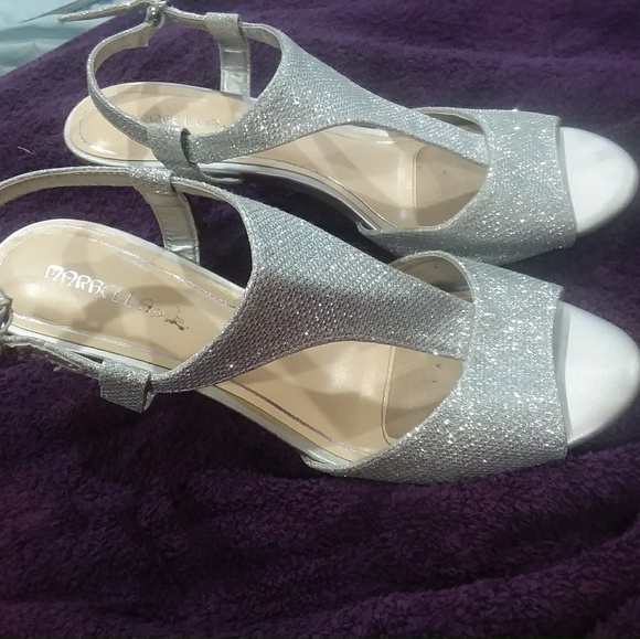 Stunning Silver Heels - Picture 2 of 4